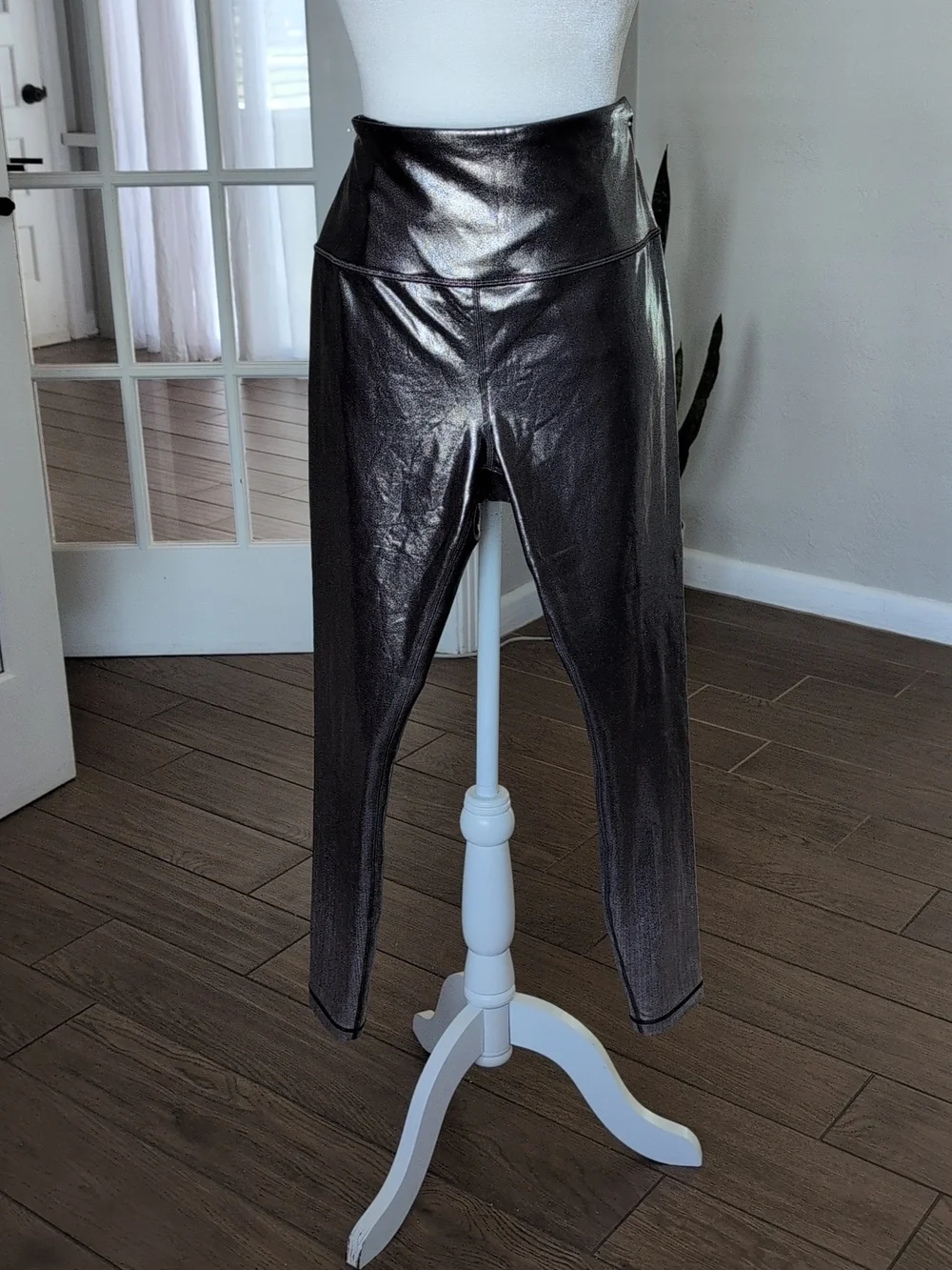 Athleta Silver Metallic Leggings Yoga Pants Large - Picture 4 of 9
